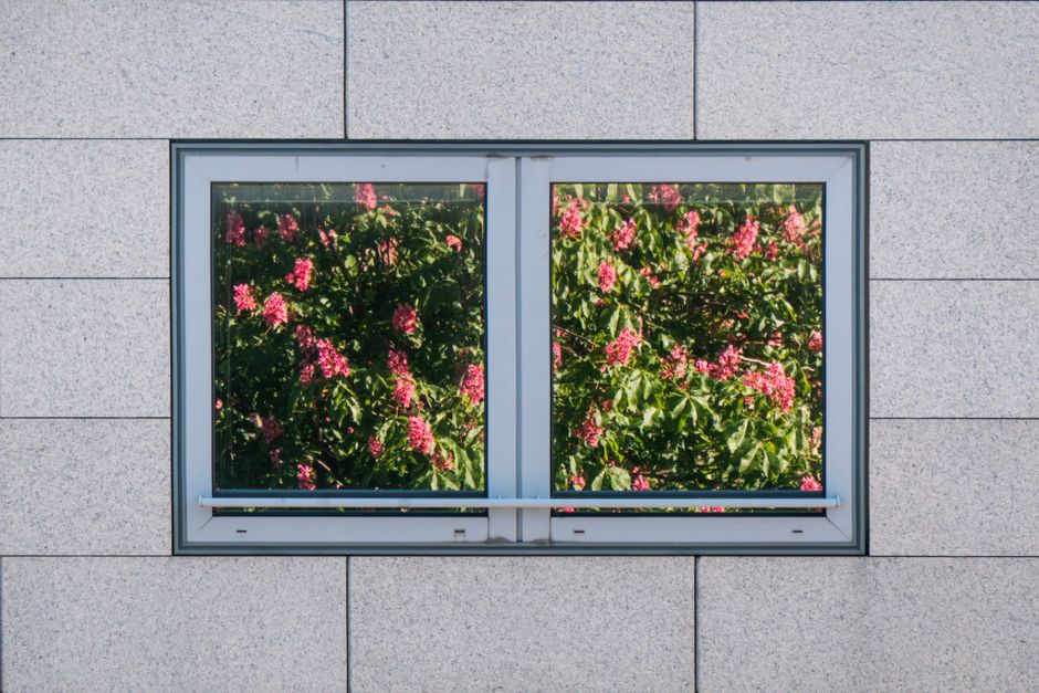 Double pane window glass detail